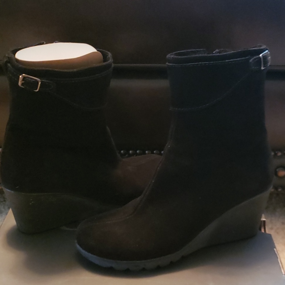 Waterproof wedge ankle boots